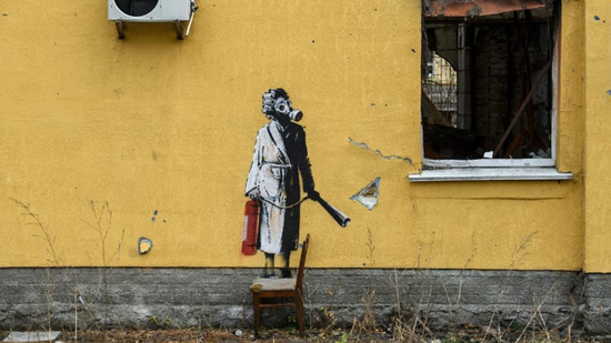 Banksy na Ucrânia: sete novas obras aparecem em locais devastados pela guerra | P55 Magazine | p55-art-auctions